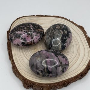 Galet Rhodonite